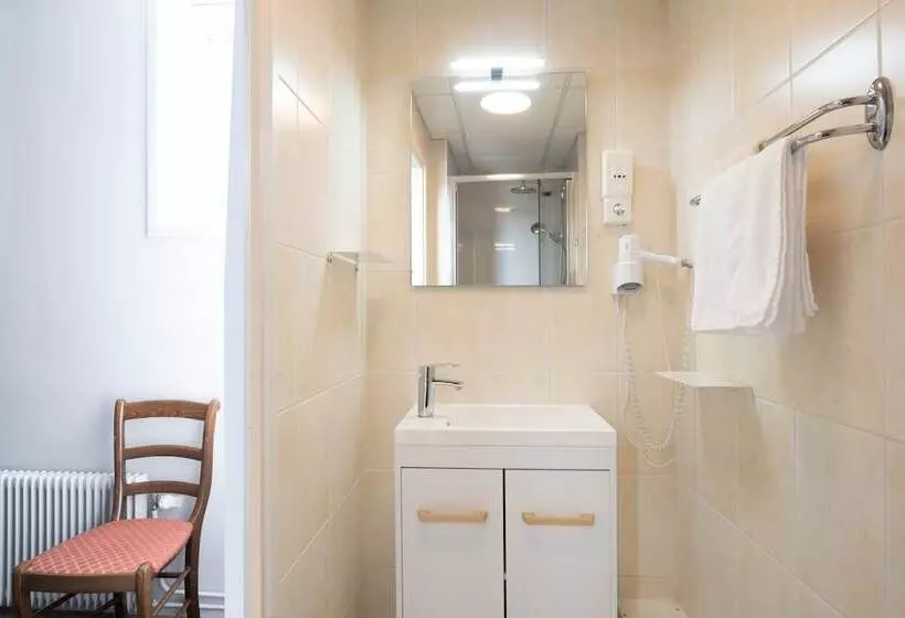 Standard Kolmen Hengen Huone, La Chope