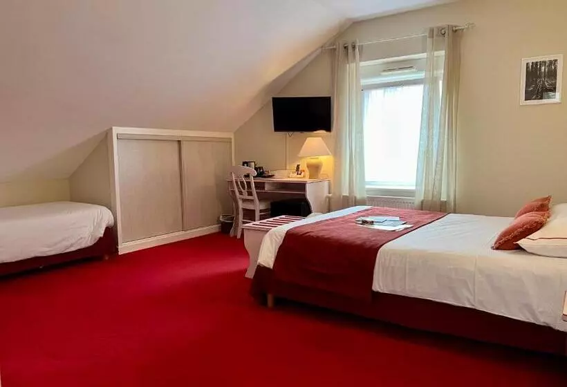 Standard Triple Room, Logis Hôtel, Chalets Et Restaurant Les Chatelminés