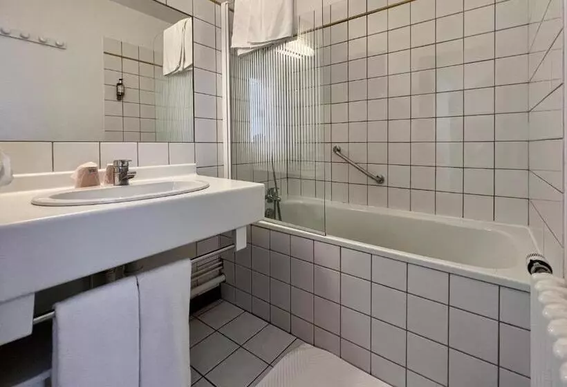Standard Triple Room with Balcony, Logis Hôtel, Chalets Et Restaurant Les Chatelminés