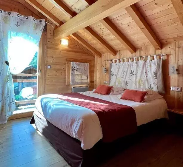 1 Bedroom Chalet, Logis Hôtel, Chalets Et Restaurant Les Chatelminés