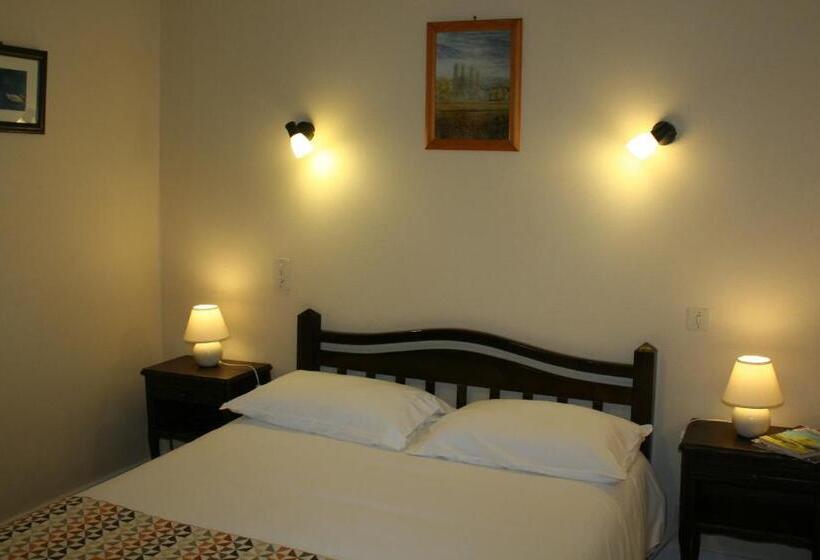 חדר סטנדרט, Logis Hôtel Le Cygne