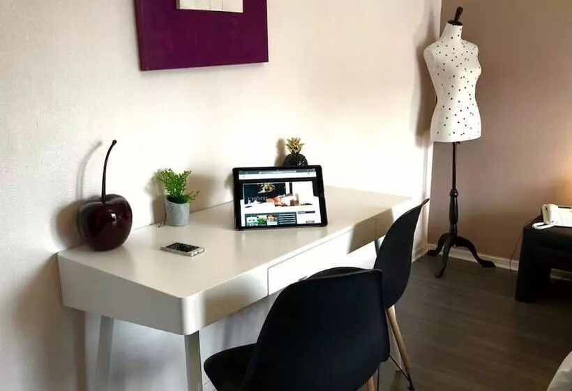 スタンダードルーム, Logis Hôtels   Hôtel Et Restaurant Les Cordeliers