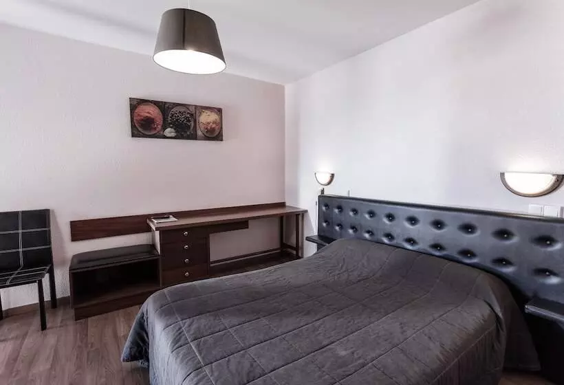 Standard Room, Logis Hotel Restaurant Du Commerce