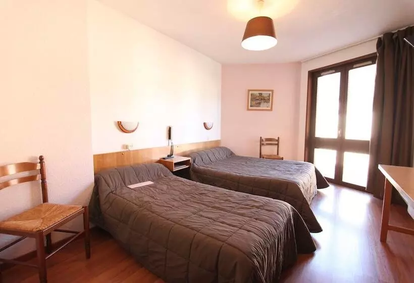 Standard Room, Logis Hotel Restaurant Du Commerce