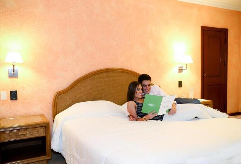 اتاق استاندارد, Los Parrales