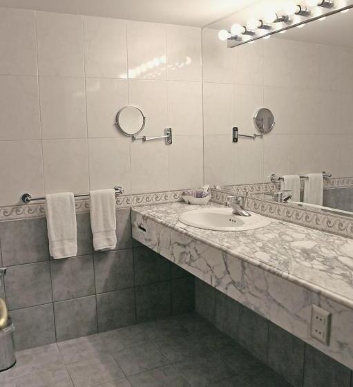 اتاق سوپریور, Los Parrales