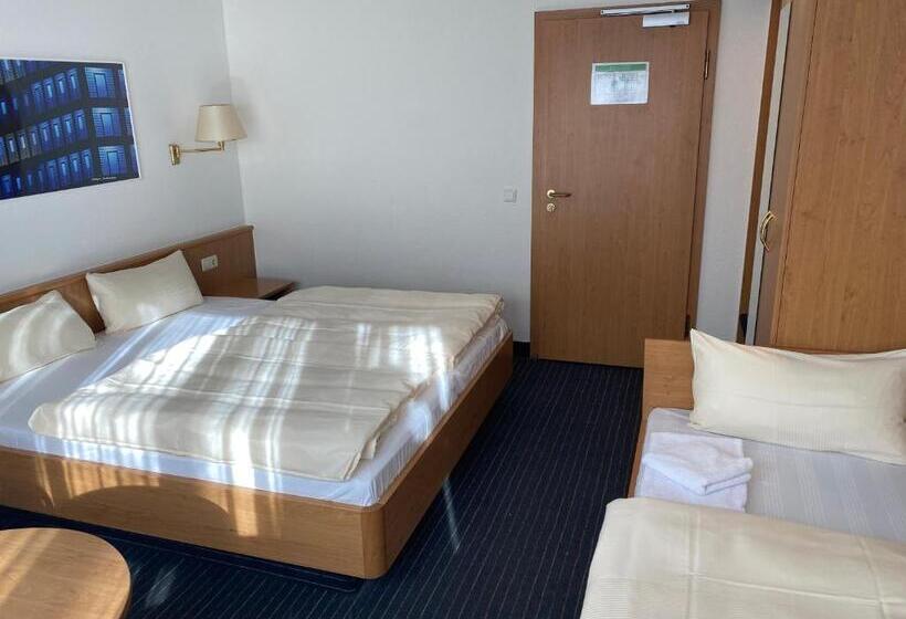 스탠다드 트리플 룸, Mirage City Hotel Stuttgart Zentrum