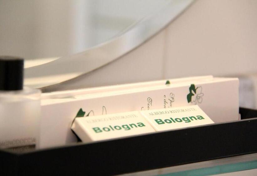 اتاق استاندارد یک نفره, Albergo Bologna
