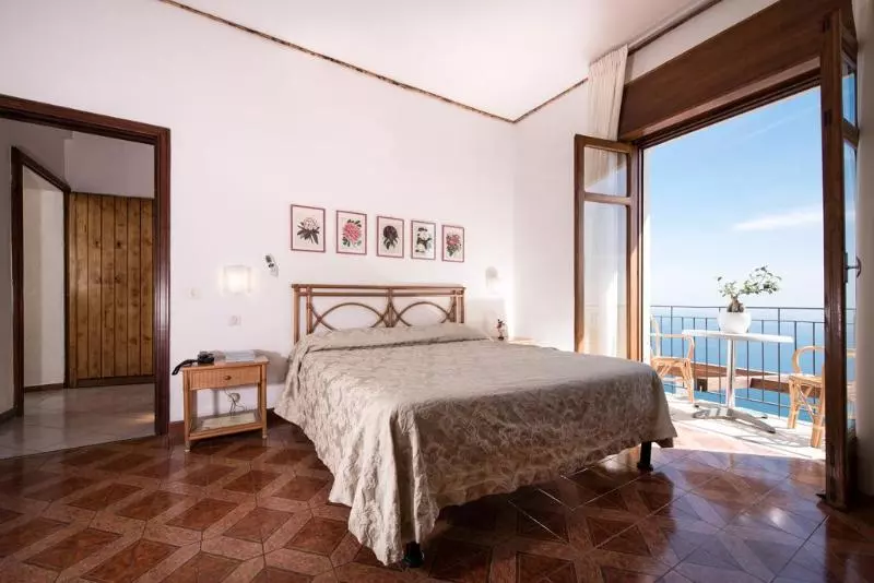 اتاق استاندارد سه تخته با چشم‌انداز باغ, Albergo Diffuso Bacco Furore