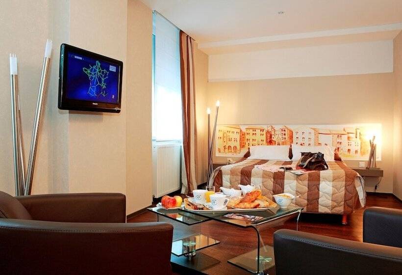 高级大房间, De La Cloche