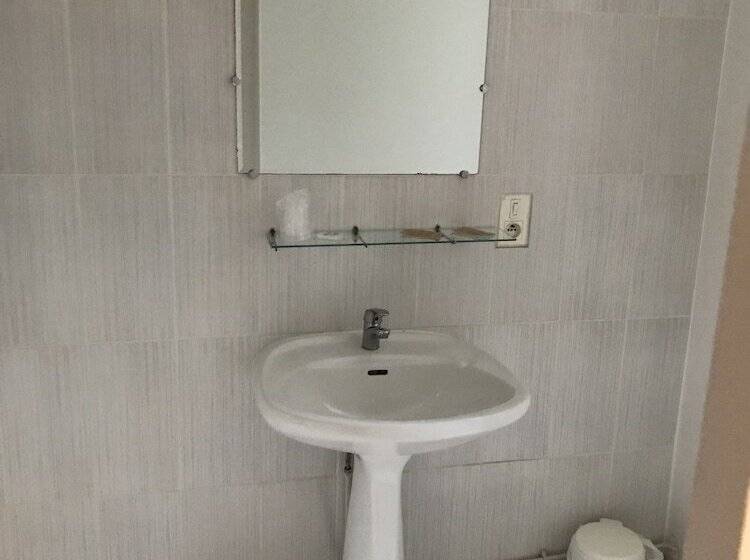 スタンダードシングルルーム, De La Gare