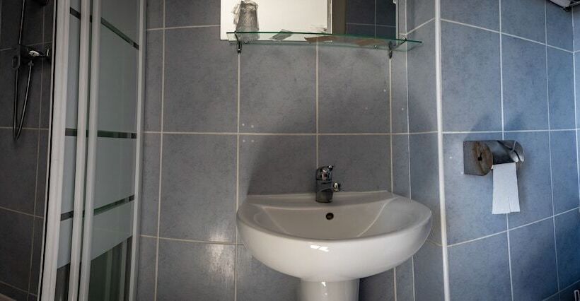 スーペリアールーム, De La Gare