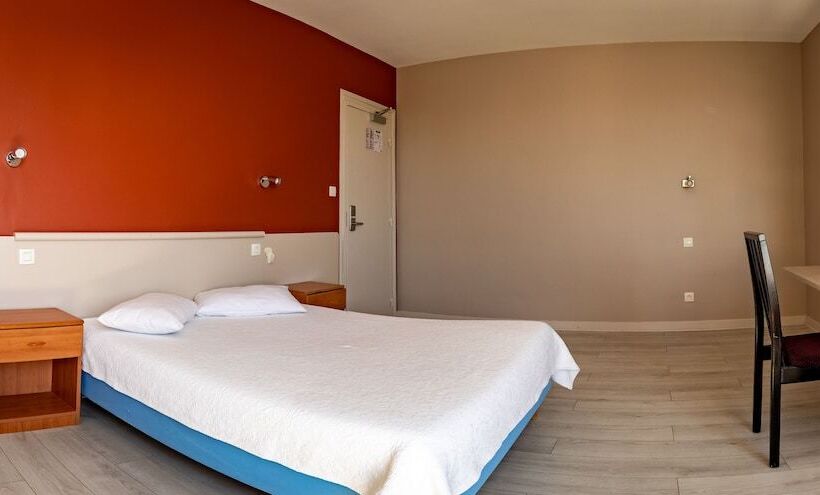 スタンダードトリプルルーム, De La Gare