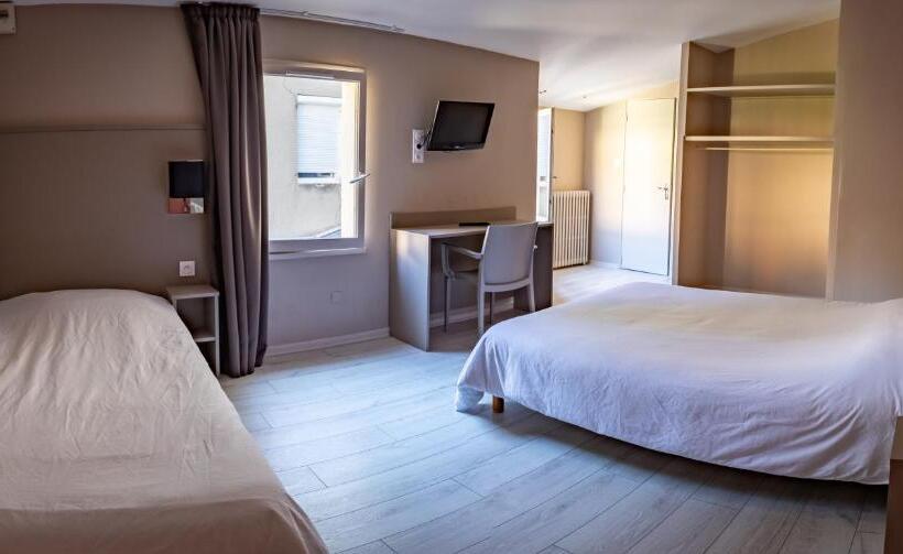 スタンダードルーム, De La Gare