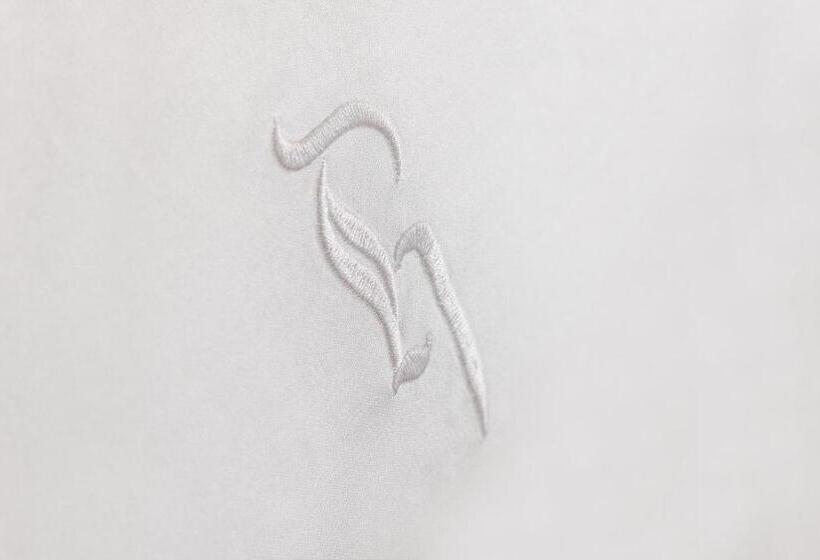 سوییت لوکس, Himmlhof