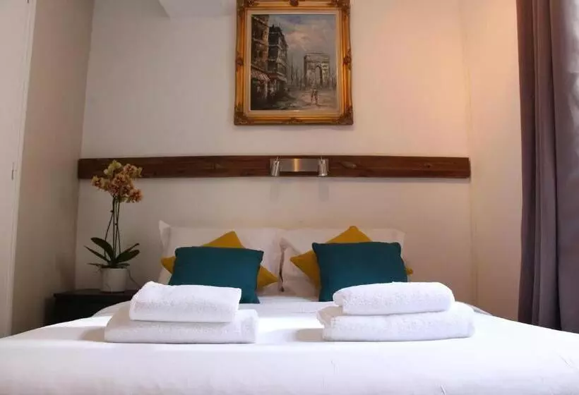 اتاق استاندارد سه نفره, Hôtel Au Grand Duquesne