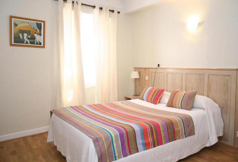 חדר אקונומי, Hôtel Euzkadi