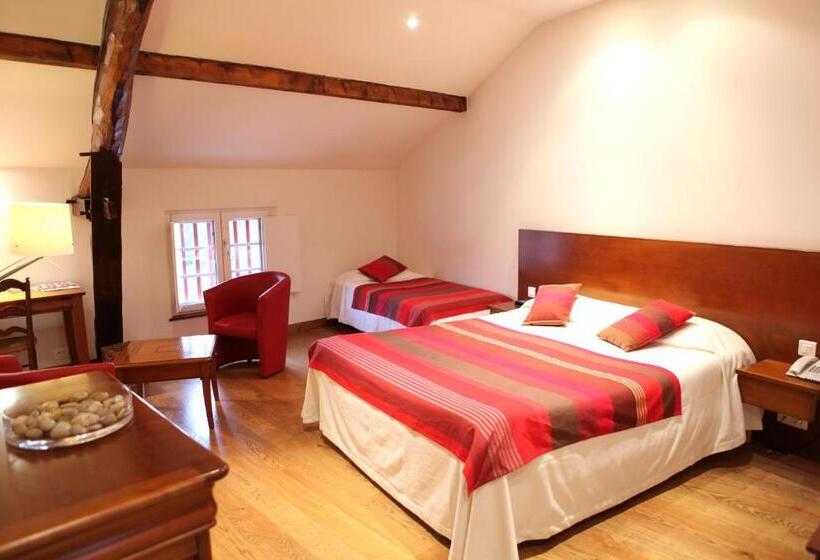 חדר סופריור לשלושה, Hôtel Euzkadi