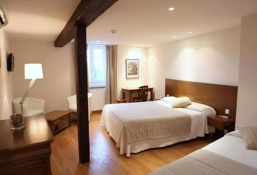 スーペリアトリプルルーム, Hôtel Euzkadi