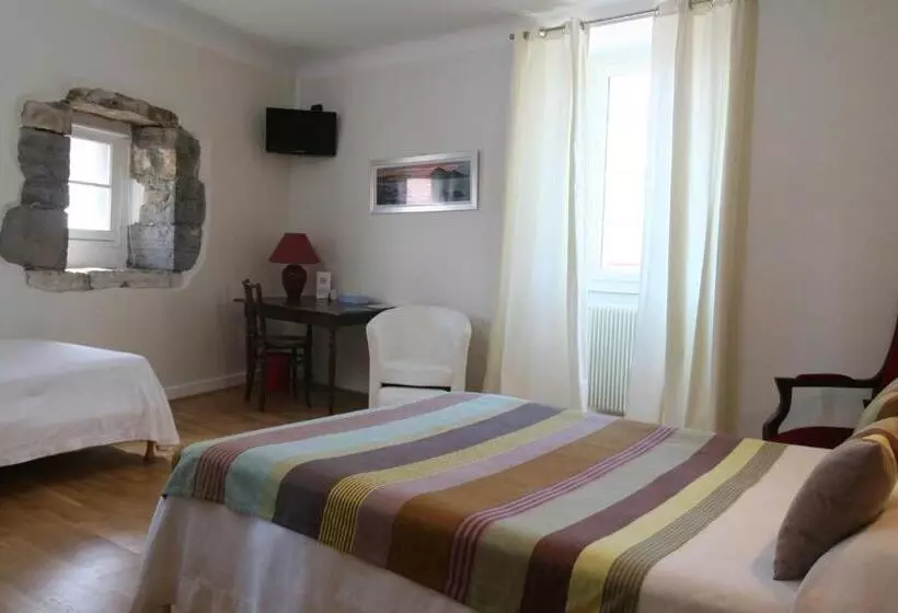 エコノミートリプルルーム, Hôtel Euzkadi