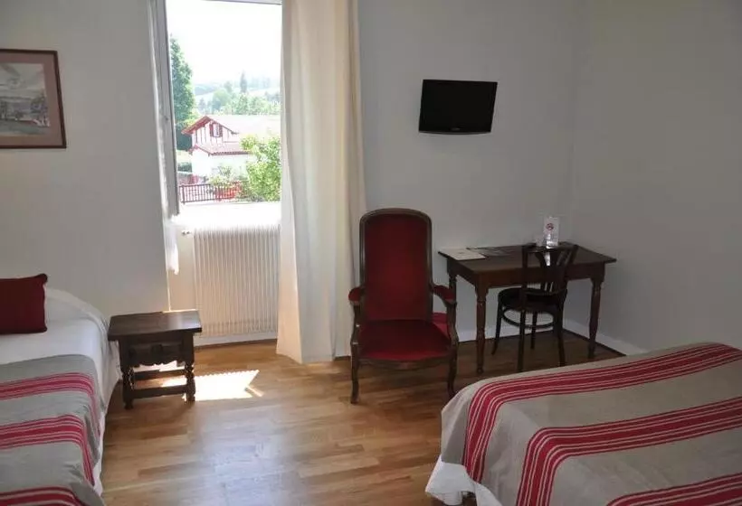 エコノミートリプルルーム, Hôtel Euzkadi