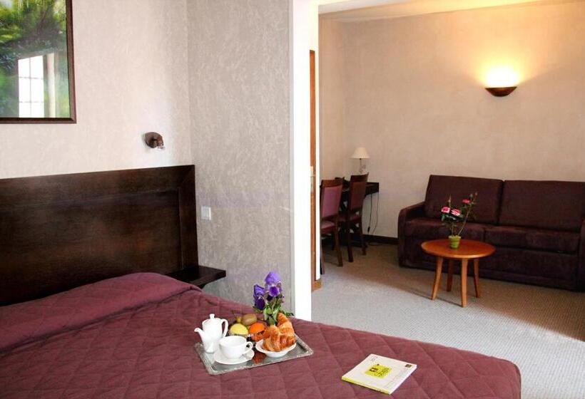 Четырехместный Номер Стандарт, Logis Des Trois Maures