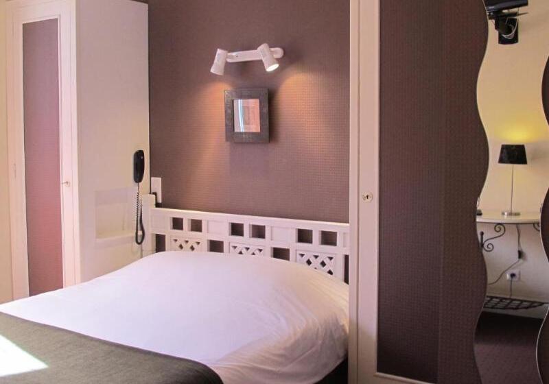 חדר סטנדרט לשלושה, Logis Deshors Foujanet