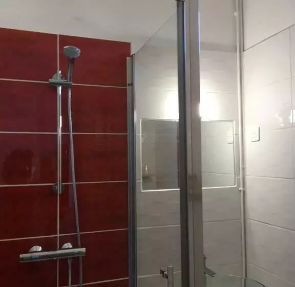 Standard Yhden Hengen Huone, Hôtel Aux Vendanges De Bourgogne