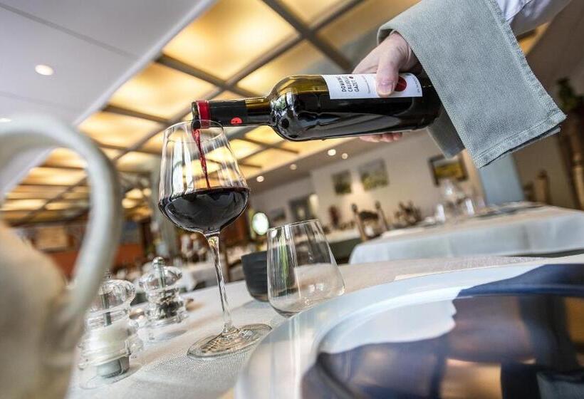 Семейный Номер, Logis Hôtel Restaurant Le Mont Aigoual