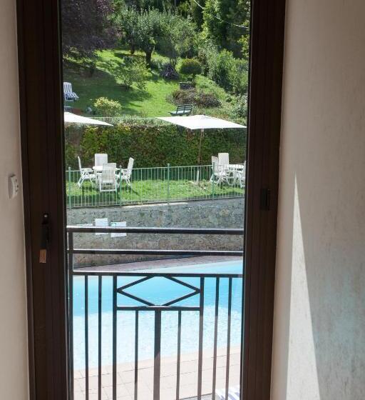 Номер Стандарт, Logis Hôtel Restaurant Le Mont Aigoual