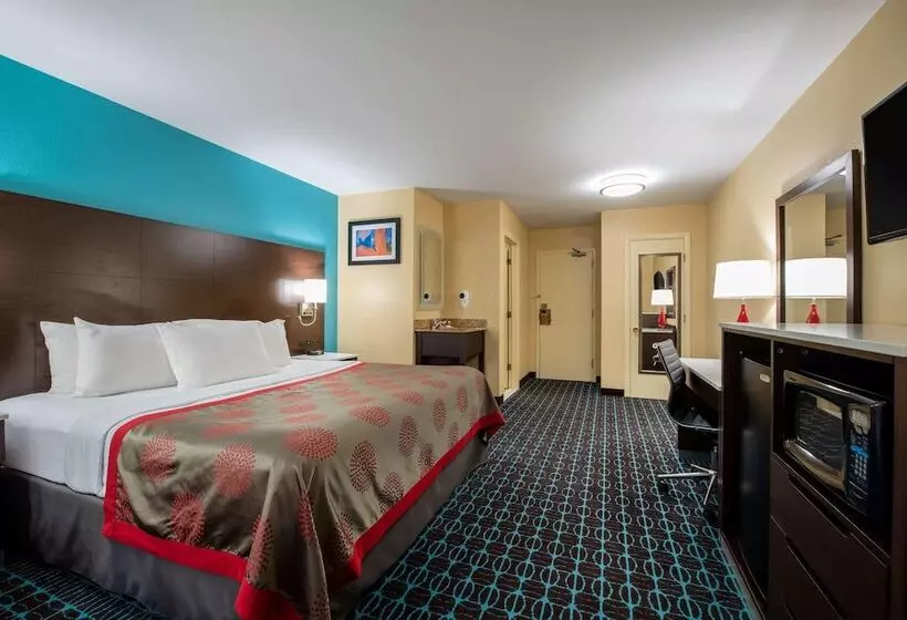スイート, Ramada By Wyndham Groton Mystic
