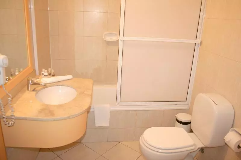 اتاق اجرایی یک تخته, Urbana Suites