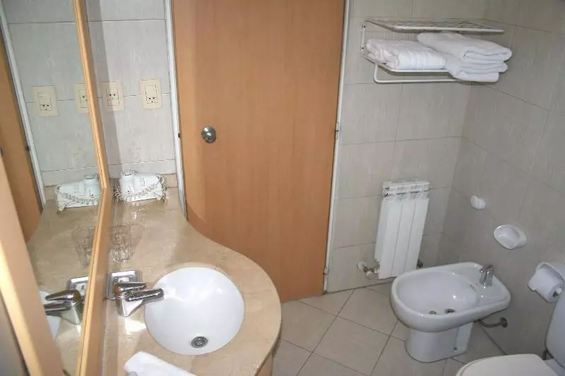 اتاق اجرایی سه نفره, Urbana Suites