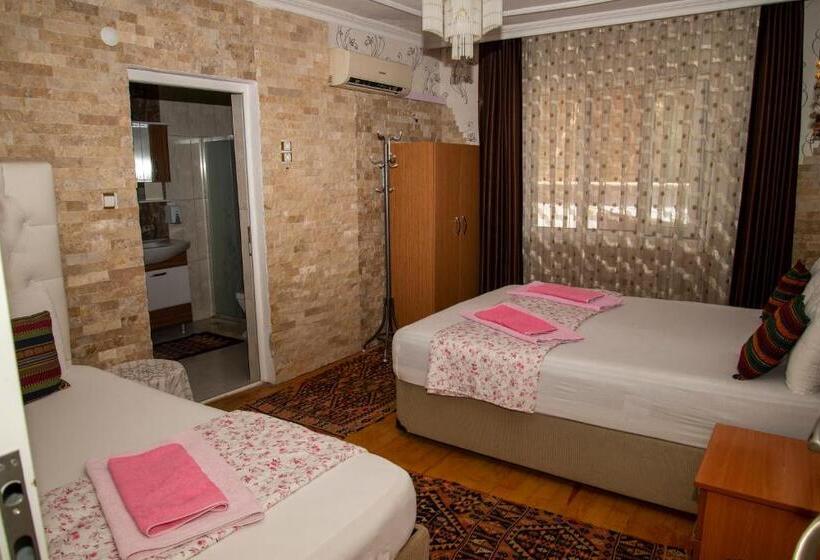 Pokój Basic Trzyosobowy, Sinter Terasse House