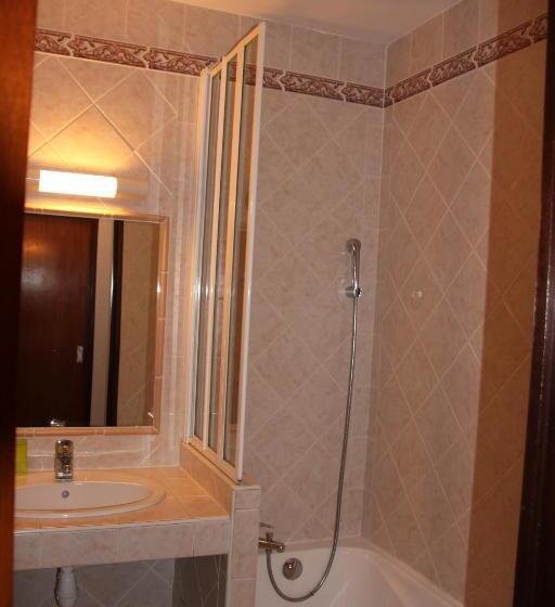 Номер Стандарт Трехместный, Auberge Des Salles