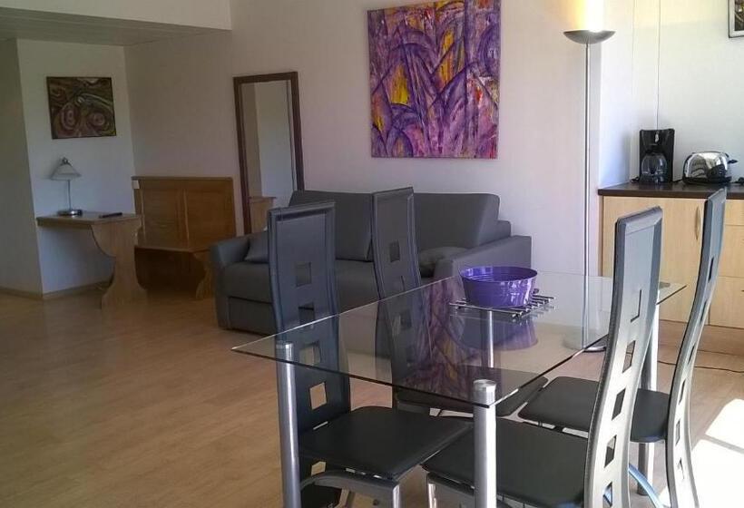 סטודיו משפחתי, Hôtel Résidence Bergara