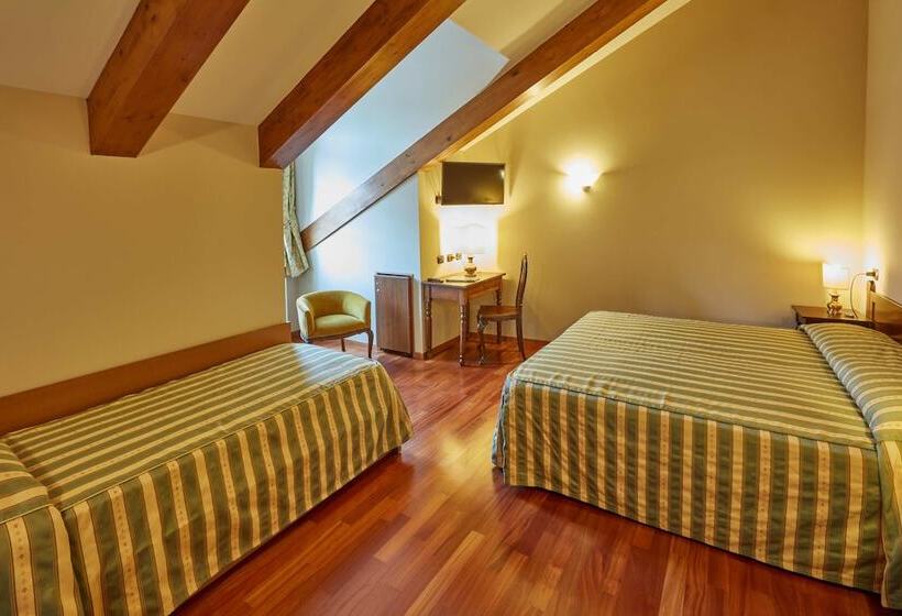 غرفة قياسية ثلاثية, Liberty