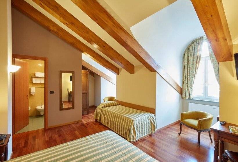 غرفة قياسية ثلاثية, Liberty