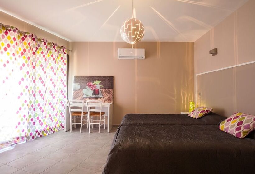 غرفة قياسية, Logis Hotel Restaurant L  Auberge Cigaloise