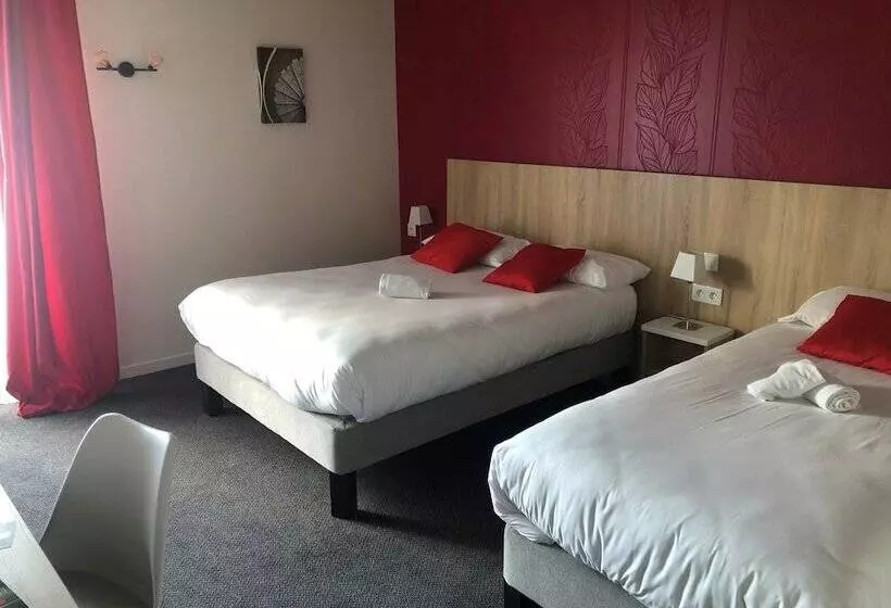 スタンダードトリプルルーム, Logis Hostellerie Du Cheval Blanc