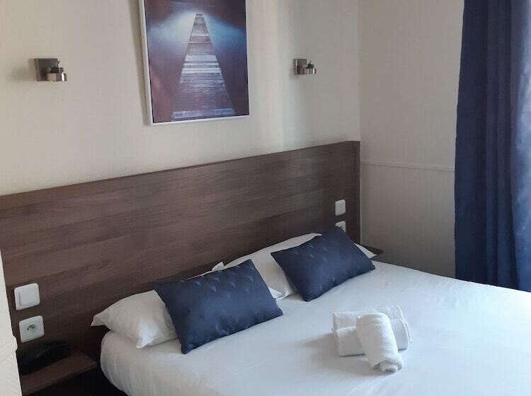 חדר סטנדרט, Logis Hostellerie Du Cheval Blanc