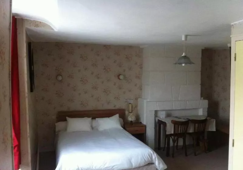 スタンダードルーム, Logis Hostellerie Du Cheval Blanc