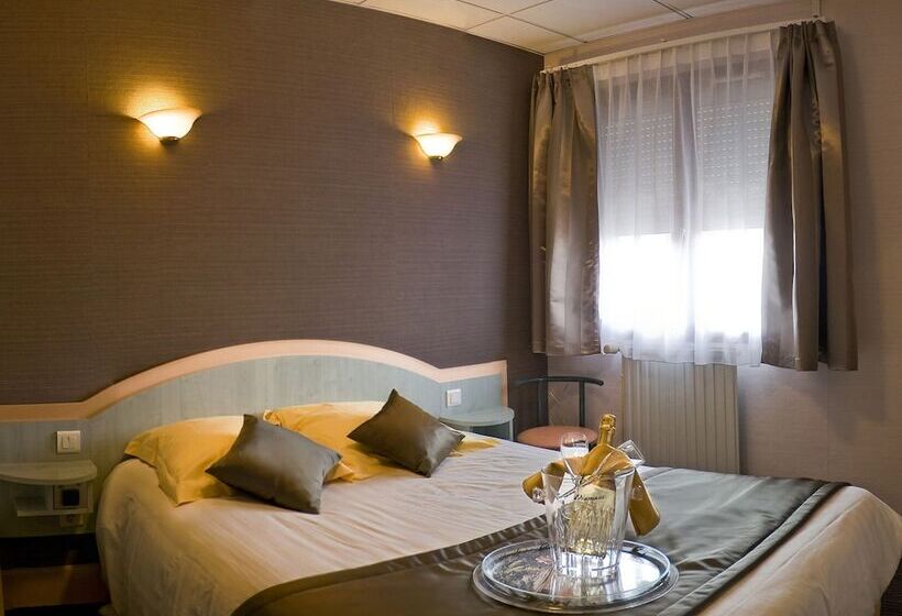 اتاق استاندارد, Logis Hôtel Au Tambour