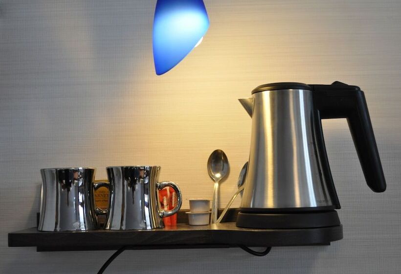 اتاق استاندارد سه نفره, Logis Hôtel Au Tambour