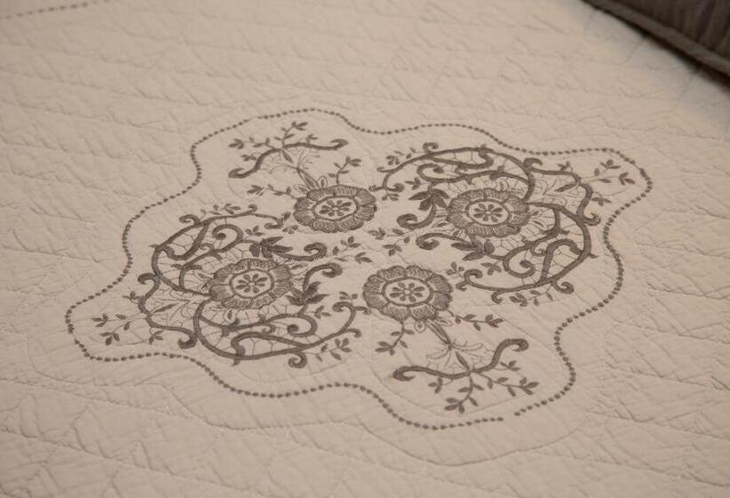 スタンダードトリプルルーム, Logis Hôtel Restaurant La Farigoule