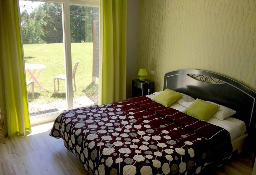 Номер Стандарт, Logis Hotel La Bergerie Hôtel 3 étoiles Restaurant Savoureux