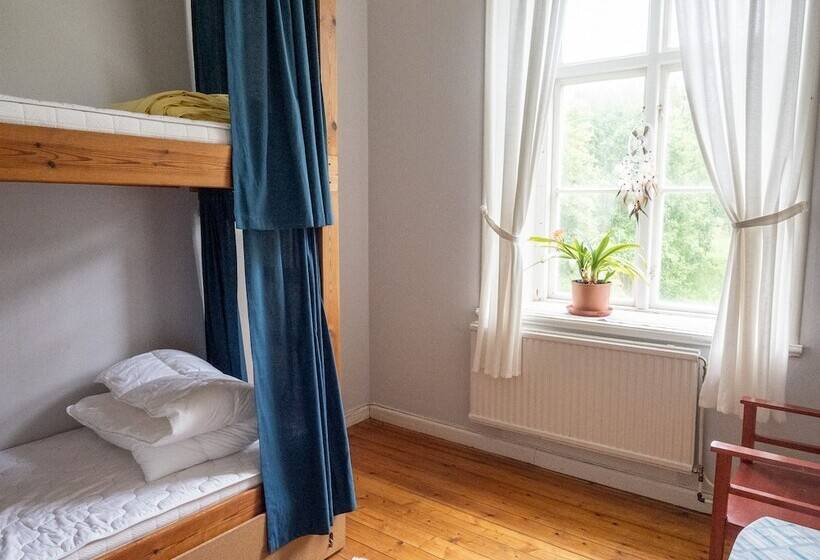 이코노미 룸, Lindsbergs Kursgard And Hostel