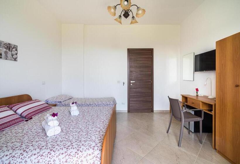 اتاق استاندارد سه نفره, Affittacamere Villa Antonio