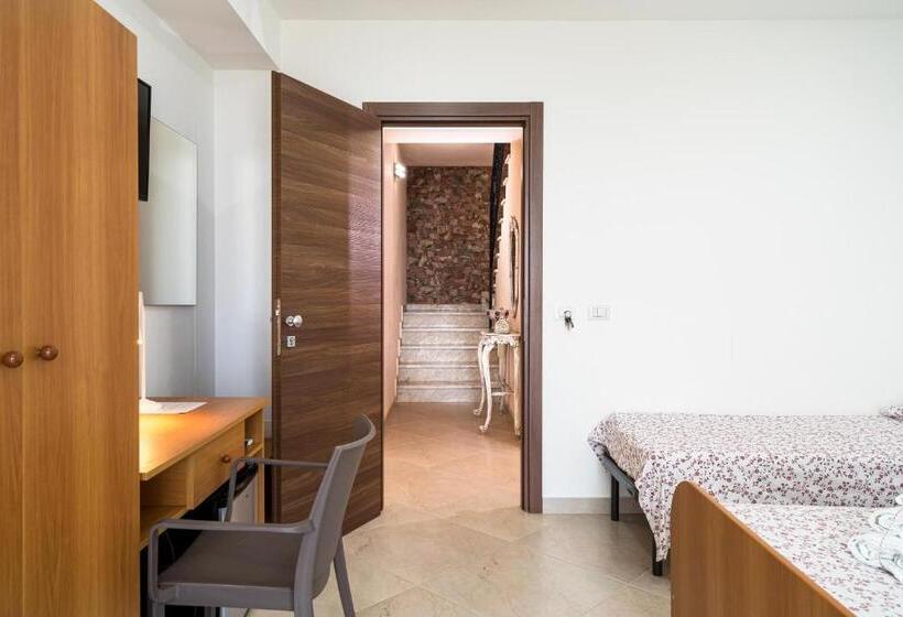 اتاق استاندارد سه نفره, Affittacamere Villa Antonio