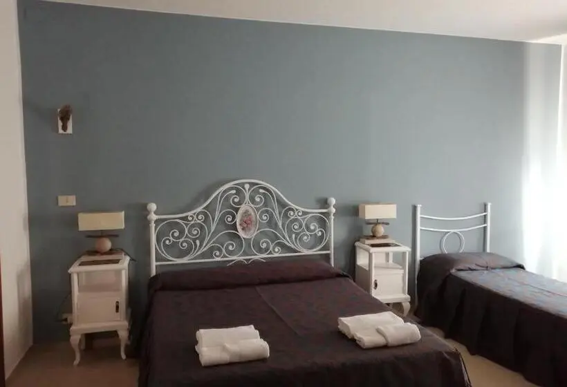 スタンダード４人部屋, Villa Oasi